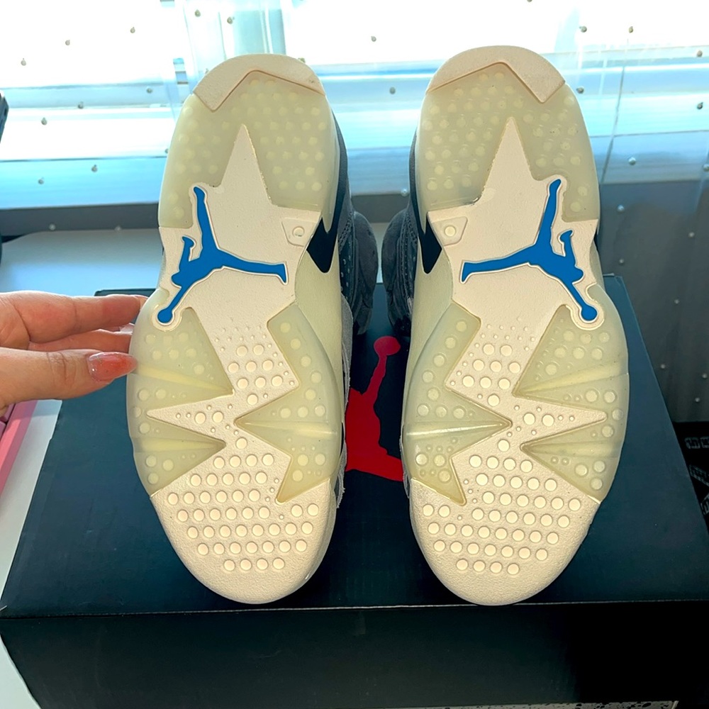 Brand new Jordan 6 retro🦋 - Picture 5 of 7